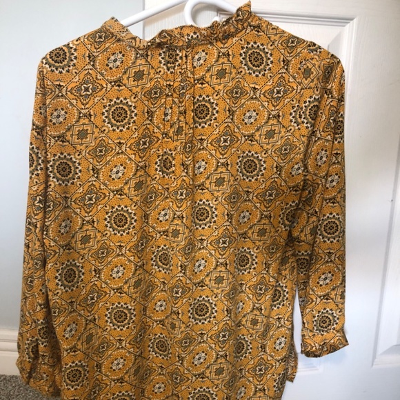 Yellow flowy top - Picture 6 of 6